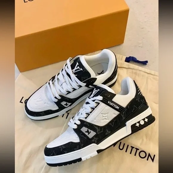 Louis Vuitton Trainer Sneaker Black and White US 11 - Picture 1 of 8
